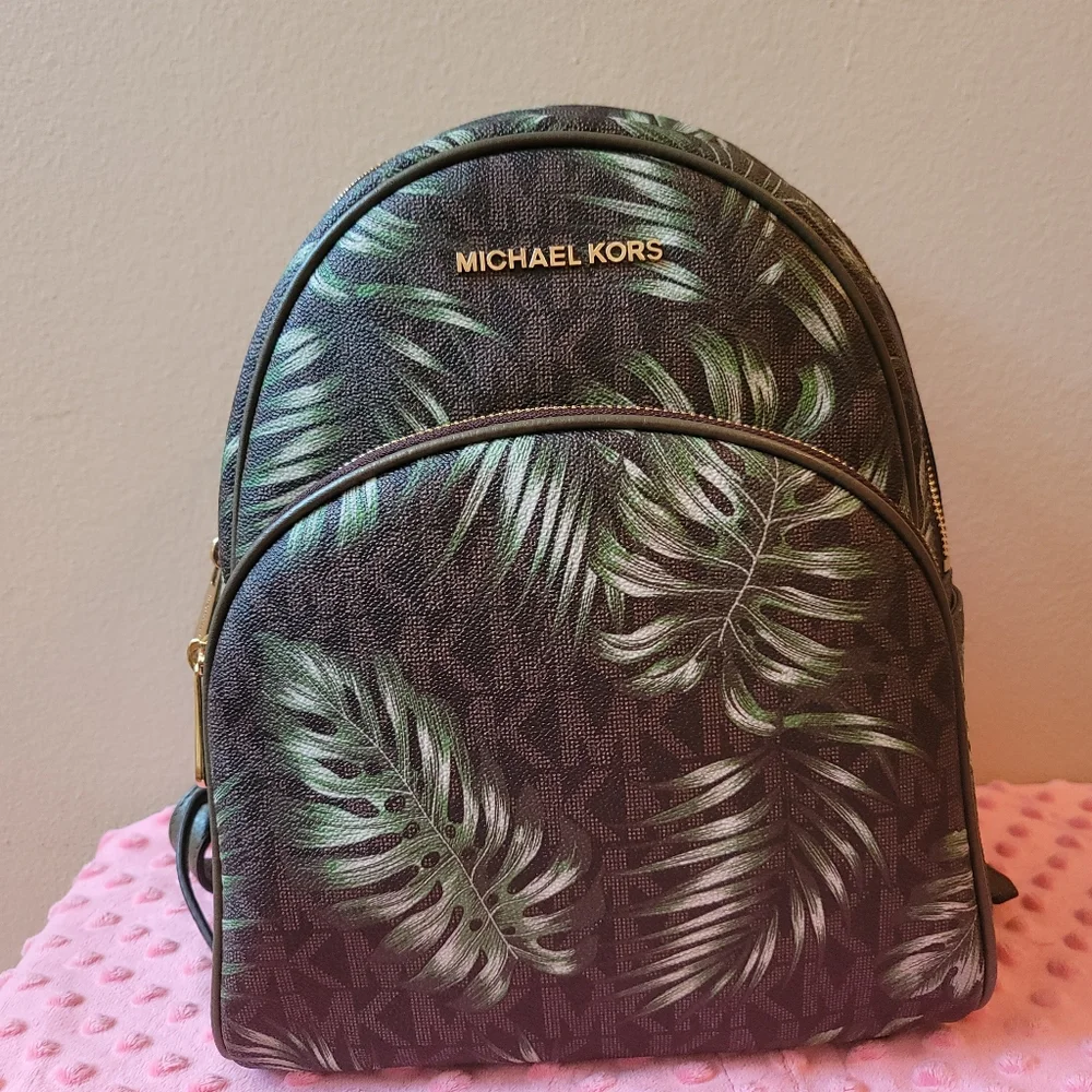 Michael Kors medium Backpack - Picture 4 of 12